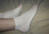 Warum Senioren auch zu Hause Socken tragen sollten