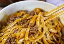 Einfaches Hackfleisch Lo Mein Rezept für ein schnelles und wohltuendes Abendessen
