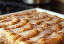 Ein Kuchen, der nach Zuhause schmeckt, Saftiger Zimtschnecken-Apfelkuchen