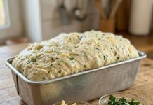 Knoblauch Kräuter Käsebrot in 3 Minuten