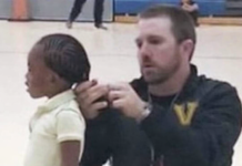 Lehrer geht viral nach dem, was er während eines Spiels für ein kleines Mädchen tat