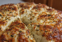 Pizza-Teig aus 3 Zutaten mit Hüttenkäse