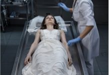 „Die Braut starb mitten während der Hochzeit und wurde in die Leichenhalle gebracht, doch der Mitarbeiter dort bemerkte etwas Seltsames: Die Braut hatte rosige Wangen wie eine lebende Person, und ihr Herz schlug 😱“