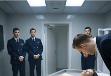 „Während der Einäscherung bemerkte ein Mann entsetzt, dass sich der Bauch seiner schwangeren Frau bewegte: Der Vorgang wurde sofort gestoppt und Experten wurden dringend gerufen 😱“