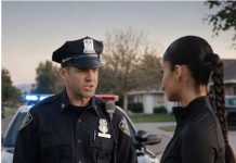 „Ein rassistischer Polizist hielt eine junge Frau ohne jeglichen Verstoß an und versuchte, sie vor der ganzen Straße festzunehmen – doch er konnte sich nicht einmal vorstellen, wer sie wirklich war oder was ihm nur wenige Minuten später passieren würde 😳“