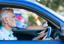 „OFFIZIELLE ENTSCHEIDUNG ZU FÜHRERSCHEINEN für ältere Menschen in der EU ist eingetroffen! Massenhafte Entzüge haben begonnen: Strenge Regeln eingeführt…“