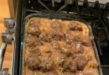 Gebackene Nudeln mit schwedischen Fleischbällchen