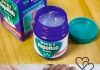 Warum Sie Vicks VapoRub vor dem Schlafengehen auf Ihre Füße auftragen sollten