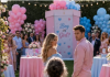 Am Tag seiner Gender-Reveal-Party hielt er seine arme Mutter am Eingang auf und sagte ihr, dass sie nicht willkommen sei – doch bevor sie ging, bat sie ihn, auf sein Handy zu schauen. Als er es öffnete, war er schockiert über das, was er sah.
