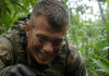 Der Soldat fütterte fast jeden Tag aus Spaß kleine Schlangen und war überzeugt, dass das alles ein harmloses Spiel sei. Doch eines Morgens erwartete ihn am Eingang seines Zeltes ein Schrecken – etwas, worauf er völlig unvorbereitet war 😢😱