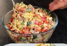 Paprika Gouda Salat mit 100g Fleischwurst in 15 Minuten