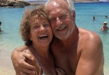 Eines Tages, mit 67 Jahren, buchte ich zum ersten Mal in meinem Leben eine Reise ganz allein nach Malta. Ich versprach mir selbst, zu allem, was das Leben mir schenkte, „Ja“ zu sagen. Doch als ich einem Mann folgte, in den ich mich langsam verliebte, hörte ich zufällig ein Gespräch, das mir zeigte, dass unsere Begegnung niemals ein Zufall gewesen war.