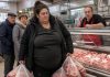 Jeden Tag kaufte eine alte Frau sage und schreibe 60 Kilogramm Rindfleisch … Doch als die Polizei herausfand, warum sie so viel Fleisch brauchte, verschlug es allen die Sprache …