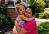 Meine Tochter Emma liebte ihr Kindermädchen schon immer – bis sie mir eines Morgens zuflüsterte, dass sie so tat, als würde sie schlafen, wenn sie mit ihr allein war. Was ich hinter verschlossenen Türen entdeckte, veränderte unsere gesamte Familie.