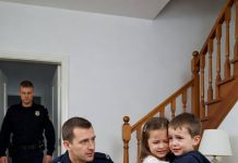 Ein siebenjähriges Mädchen rief um 2:17 Uhr morgens den Notruf 911 an, weil ihre Mutter nicht nach Hause zurückgekommen war. Als die Polizei diese dunkle Wohnung betrat, hörte die ganze Nachbarschaft auf, über Vernachlässigung von Kindern zu sprechen, und begann stattdessen über Terror zu sprechen.