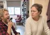 Nach fünf Jahren, in denen ich meinen gelähmten Mann gewaschen hatte, hörte ich ihn lachen und mich seine „kostenlose Krankenschwester“ nennen