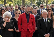 Mein Bruder kam zur Beerdigung unseres Vaters in einem knallroten Anzug, und sofort wurde ich unruhig. Alle anderen Männer in der Kapelle waren schwarz, anthrazit oder dunkelgrau gekleidet. Und dann kam Eric herein.