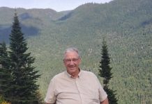 Als sich meine Parkinson-Krankheit verschlimmerte, begannen meine Kinder hinter meinem Rücken zu flüstern. Sie nahmen mir meine Hausschlüssel und meine Dokumente weg … Und dann fuhren sie mich eines Morgens in die Berge und sagten mir, ich solle aussteigen.