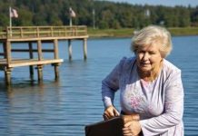 Ich sah zufällig, wie meine Schwiegertochter einen alten braunen Koffer in einen tiefen See warf. Sofort kam mir das Ganze äußerst seltsam vor, und als ich den Koffer aus dem Wasser zog, war ich entsetzt über das, was sich darin befand 😲🫣
