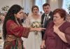 Die Braut lud aus Spaß eine Wahrsagerin zu ihrer Hochzeit ein. Doch als die Romni auf ihre Schwiegermutter zuging und mit dem Finger auf sie zeigte, erstarrten alle vor Schock … 😲😲😲
