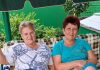 „Meine Mutter und meine Tante schlossen sich jede Woche in einem Zimmer ein. Eines Tages hörte ich zufällig, wie sie sagten: ‚Dieses Mal werden wir die Mädchen eines nach dem anderen austauschen …‘ Sofort beschloss ich, ihnen zu folgen. Doch was ich in der darauffolgenden Woche mit eigenen Augen sah, brachte mich dazu, DIE POLIZEI ZU RUFEN …“