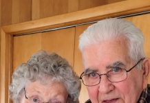 Nachdem mein 80-jähriger Ehemann gestorben war, gab ich unserem Hund am nächsten Tag etwas von dem Futter, das er zubereitet hatte. Zwanzig Minuten später war unser Hund tot. Als ich die Essensreste in ein Labor brachte, blickte der Arzt auf die Ergebnisse, wurde kreidebleich und schloss sofort alle Türen …