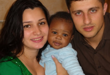 MEIN MANN VERLANGTE EINEN DNA-TEST, WEIL UNSER BABY „IHN ÜBERHAUPT NICHT ÄHNELTE“. ALS DIE ERGEBNISSE EINTRAFEN, BAT MICH DER ARZT, ALLEIN ZU KOMMEN.